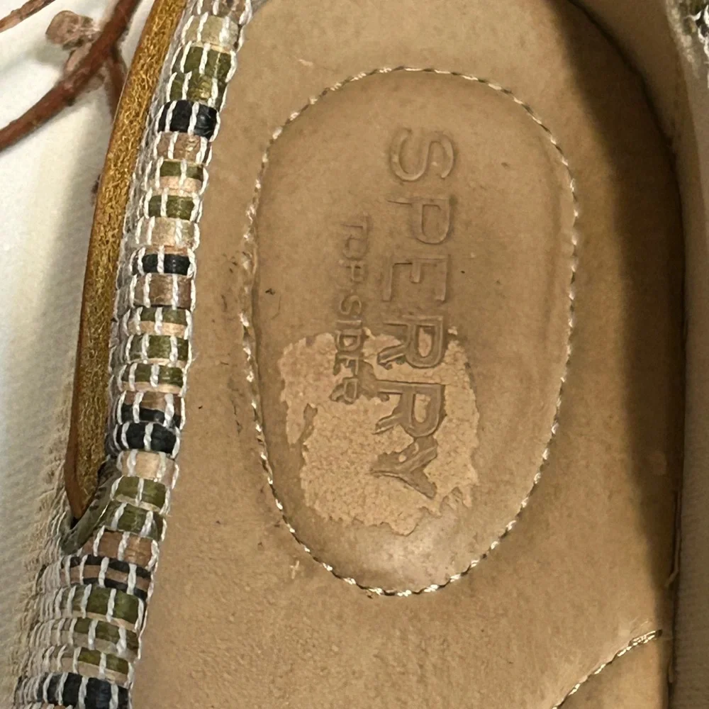 Sperry woven design